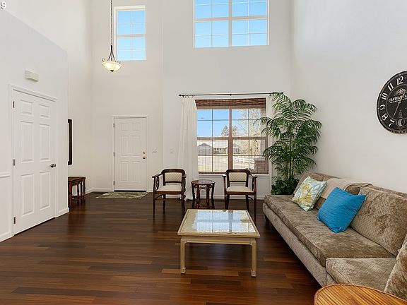 3rd image of 12836 SE Maplewood Ct