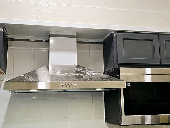 3rd image of 60 Frank St Unit 2