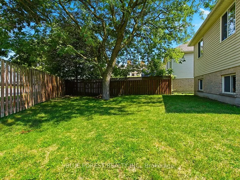 1406 Aspenridge Cres — Photo 45