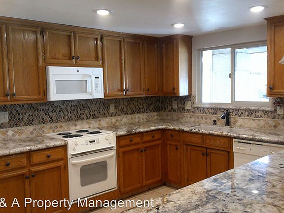 2nd image of 2501 Driftwood Dr