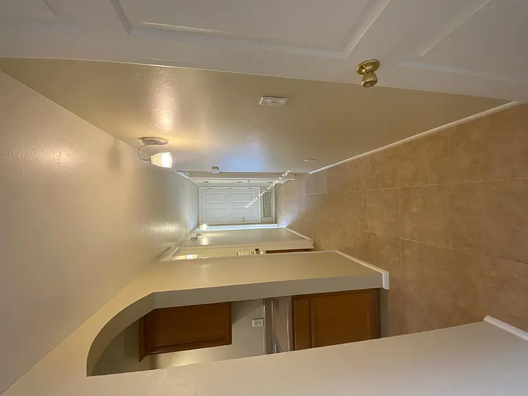 7047 S 6th Ave #1 — Photo 3