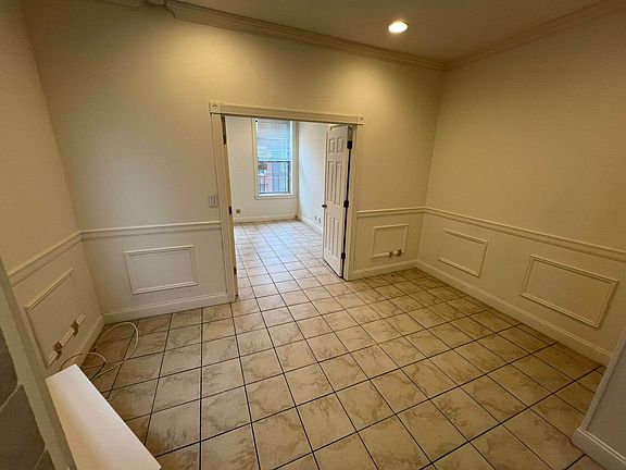 5th image of 324 W 43rd St APT 5B