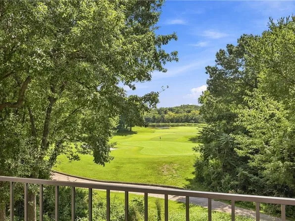 15145 Pawnee Cir, Leawood, KS 66224