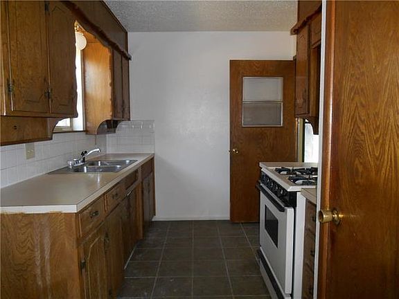 5th image of 3106 NE 10th St