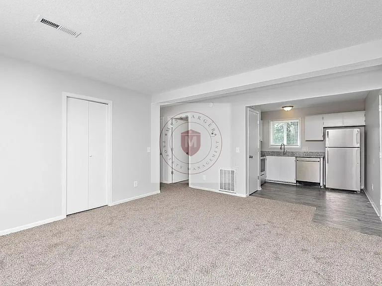 216 NW Vesper St — Photo 12