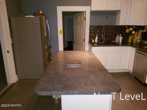 5th image of 645 Worden St SE