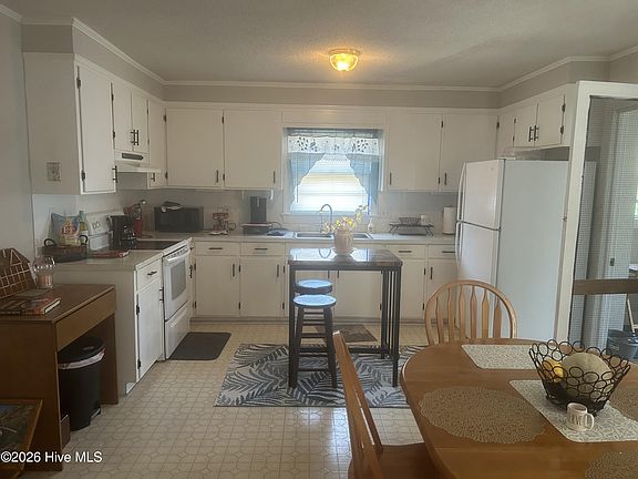 5th image of 4083 N Pitt Street