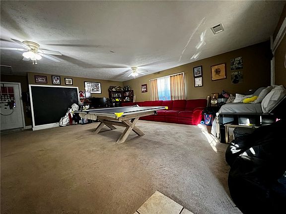 4th image of 388 Lee Road 382
