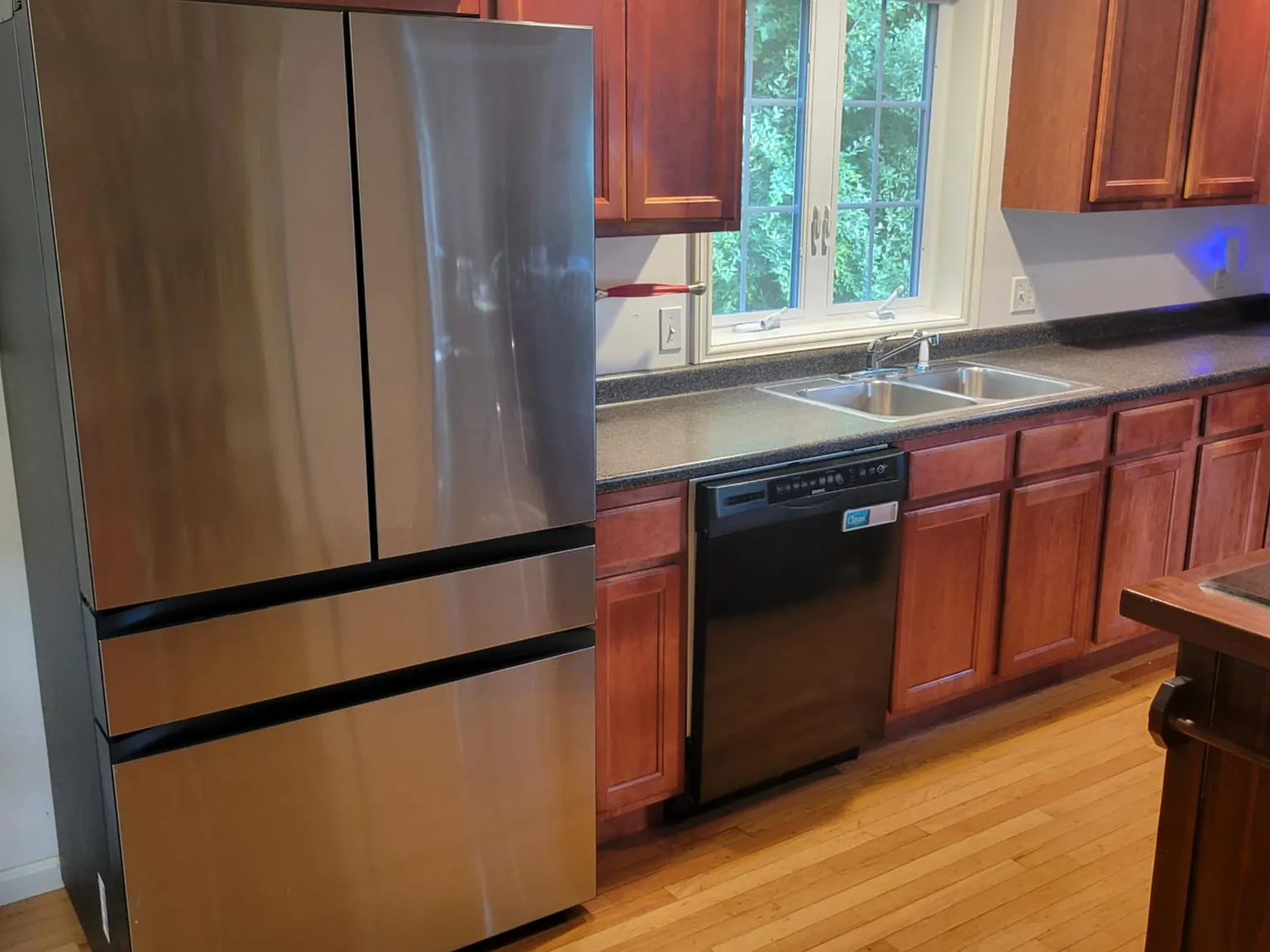 3 bed, 2.5 bath, 1872 sqft, $3,750 — Photo 4