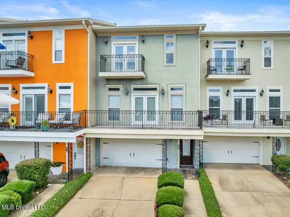 30 Oak Alley Ln, Long Beach, MS 39560