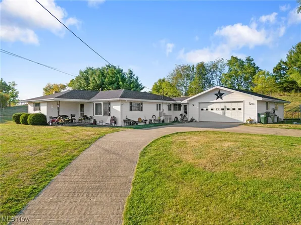 1286 Steubenville Rd SE, Carrollton, OH 44615
