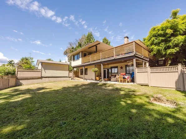 4741 Fir Rd, Sechelt, BC V7Z 0B4
