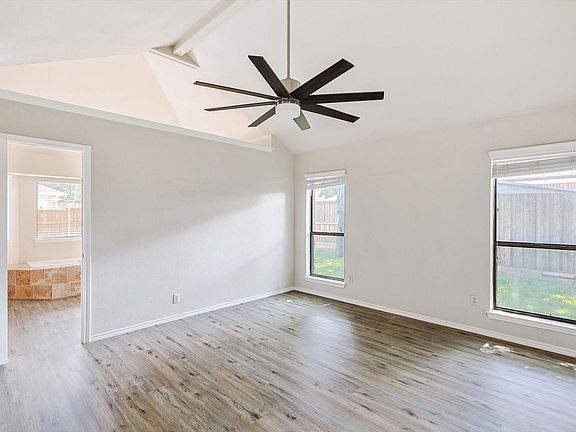 5th image of 653 Raven Ln