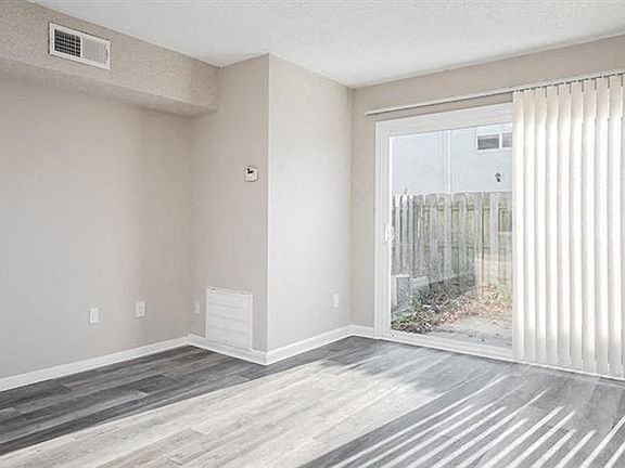 5th image of 531 Bulkeley Pl #6