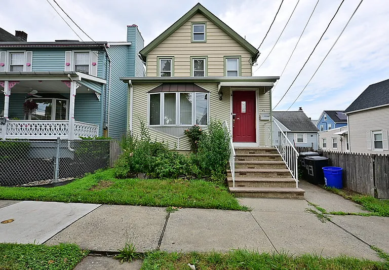 43 Christopher St — Photo 1