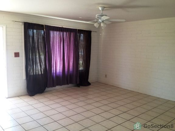 2nd image of 3138 W Claremont St