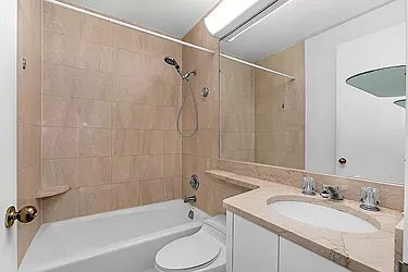 Rented by LEVEN Real Estate