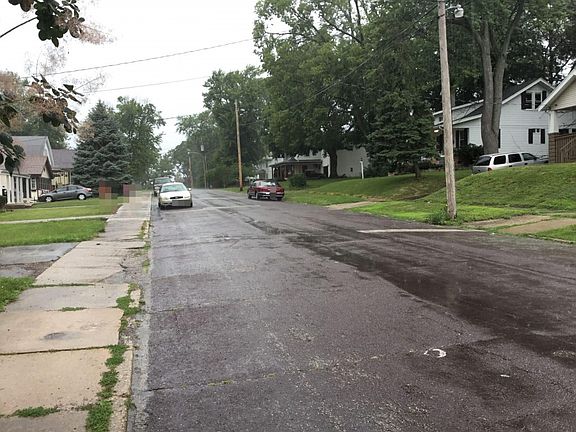 5th image of 616 E Corrington Ave