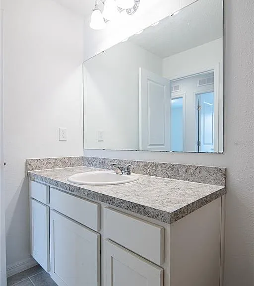 205 Mandovi St — Photo 36