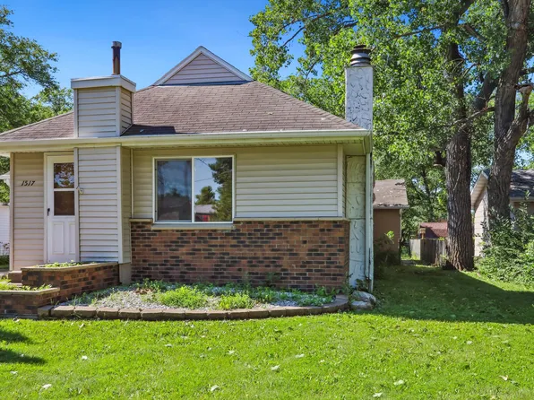 1517 9th Ave SW, Aberdeen, SD 57401