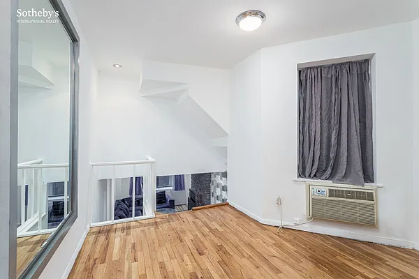 Sold by Sotheby's International Realty | media 5