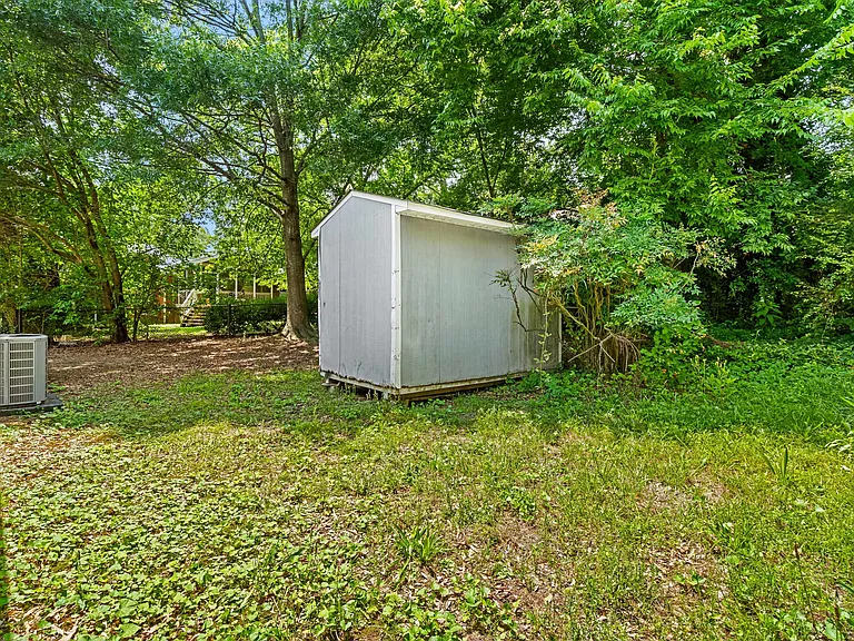 320 Clay St — Photo 25
