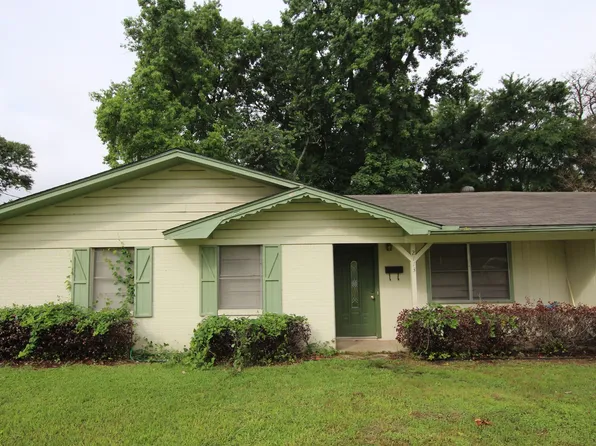 2113 Old Omen Rd, Tyler, TX 75701