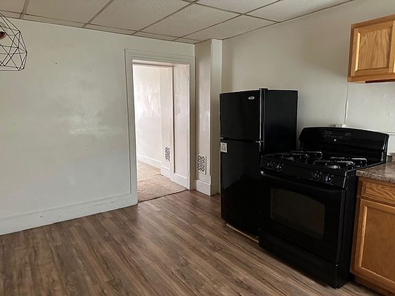 2nd image of 218 Forster St APT 4