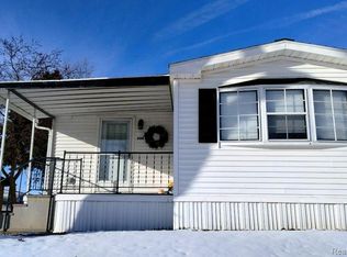 604 Juniper Ct, Jonesville, MI 49250