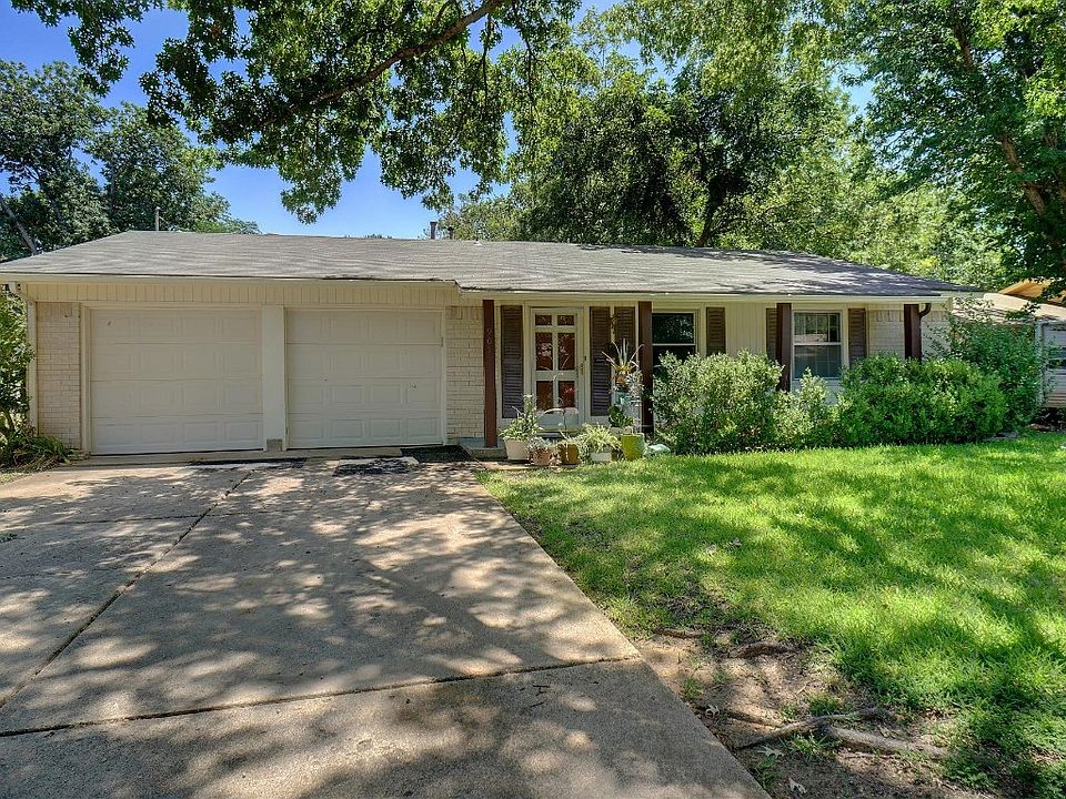 1st image of 904 N Ector Dr