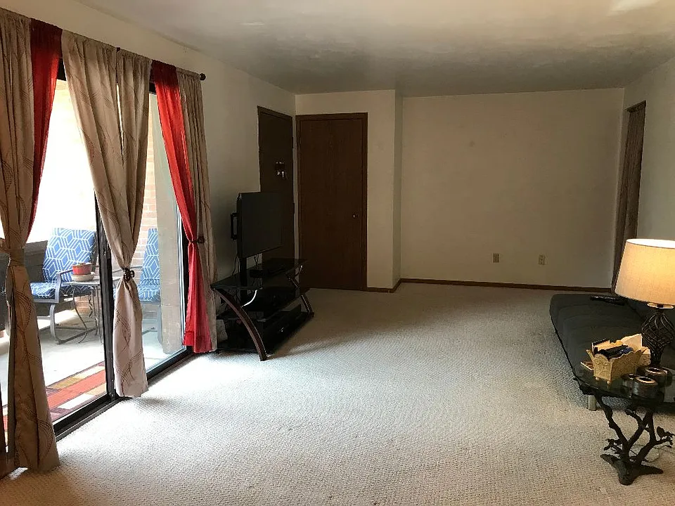 71 Locust Ridge Dr