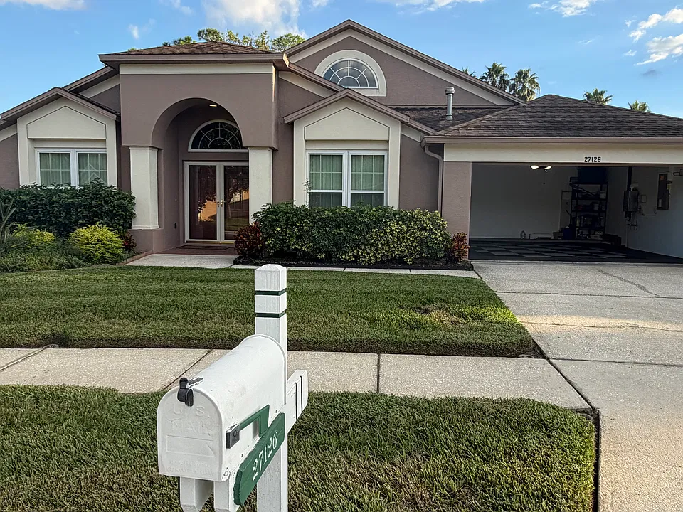 27126 Hollybrook Trl