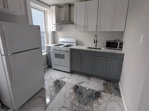 86 Irving Street image 1 of 5