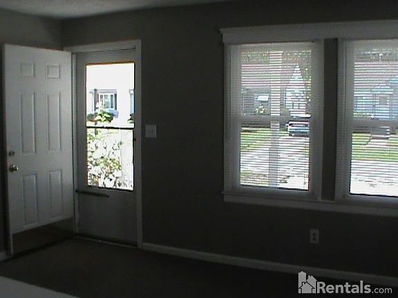 2nd image of 1621 Earl Ave