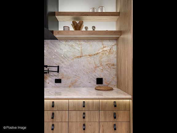 5th image of 1180 Oak Ridge Dr