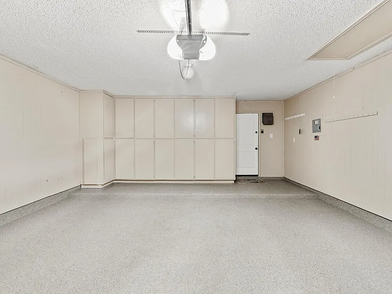 8346 Summerwood Dr — Photo 28