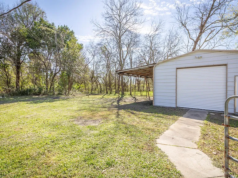 313 Evans St — Photo 14