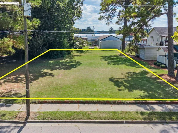 116 E Near 110 E Virgil Street, Whiteville, NC 28472