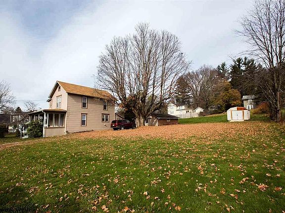 3rd image of 109 Serpell Ave