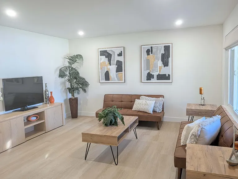 22434 Salem Ave #B — Photo 1