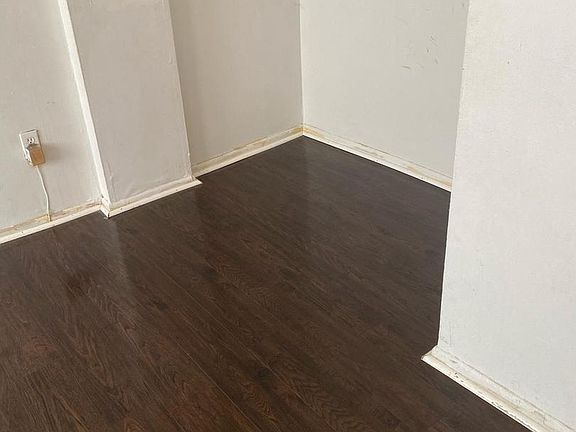 5th image of 2201 N Pine St