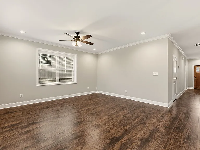 9924 Winding Hill Ln — Photo 1