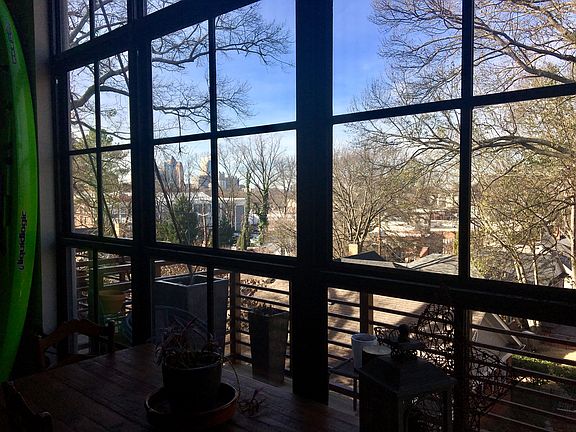 Skyline views from living rm