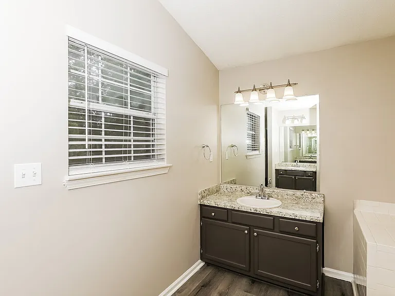 1573 Glynn Ct — Photo 10