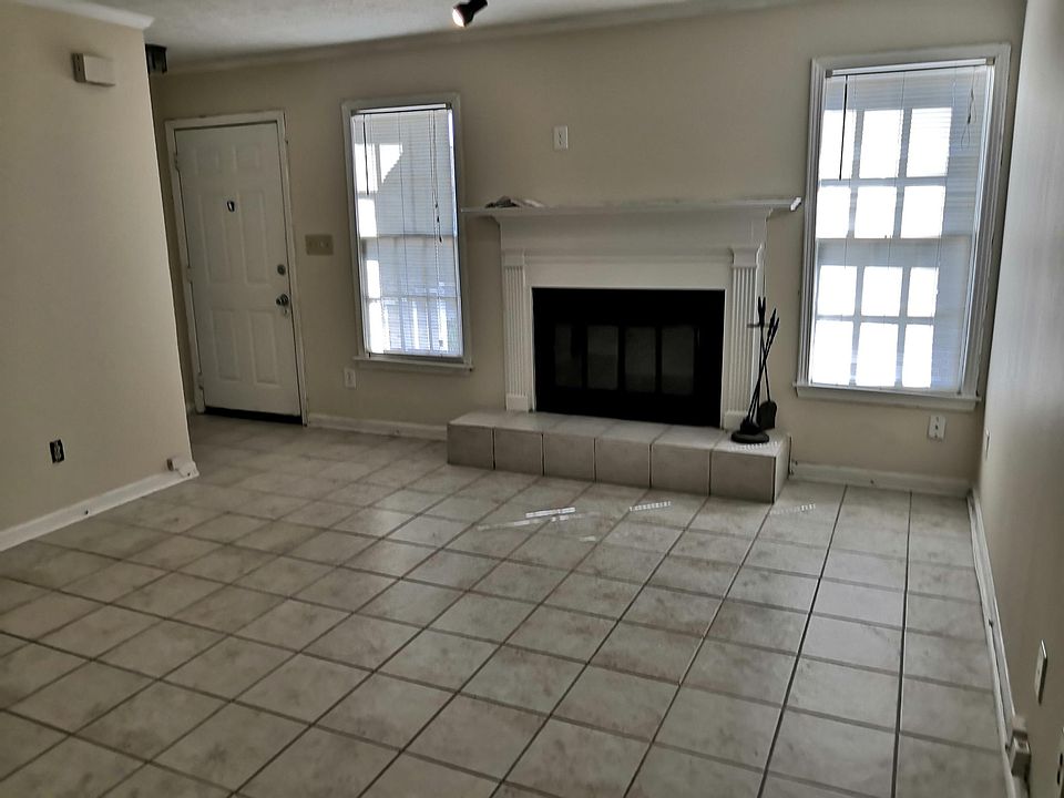 2nd image of 1340 Kennesaw Trace Ct