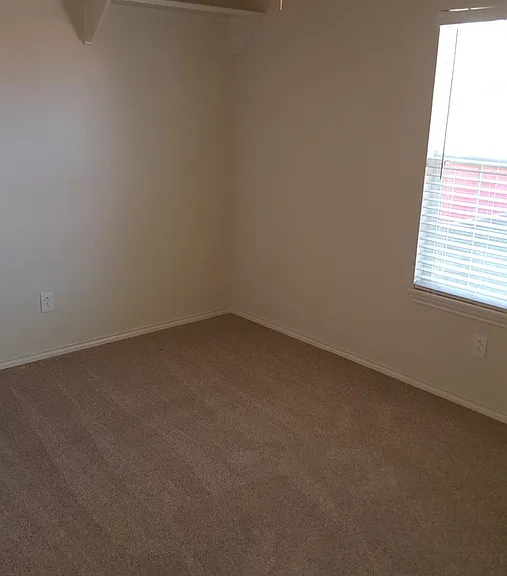 1002 Oshkosh Ave — Photo 27