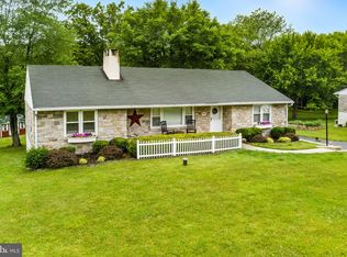 1445 Laurelwood Rd, Pottstown, PA 19465