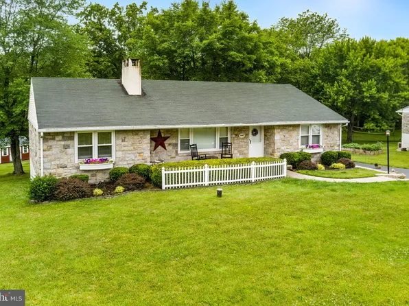 1445 Laurelwood Rd, Pottstown, PA 19465