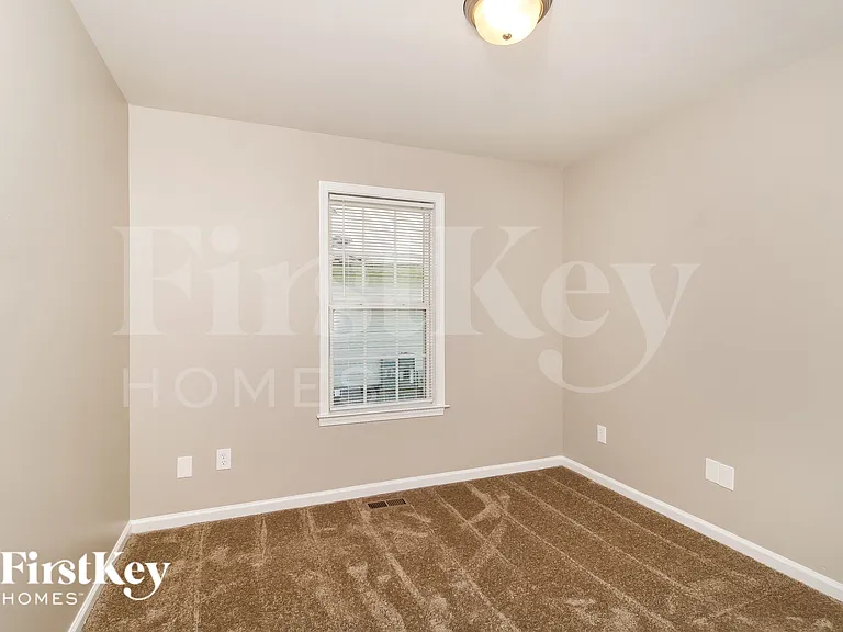 713 Garrett St — Photo 13