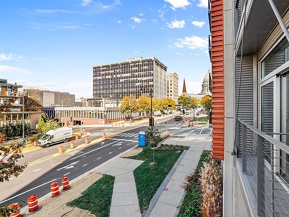 3rd image of 309 W Washington Ave Unit 207